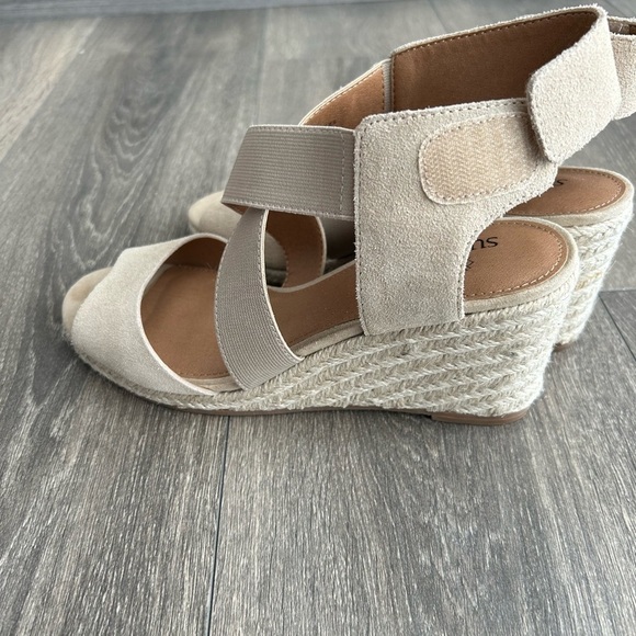 Susina wedge platform espadrilles sandals with velcro closure in beige- size 8 - Picture 3 of 8
